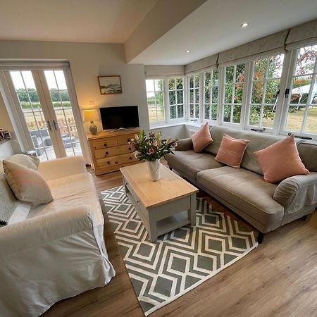 Garden Flat Near Goodwood With Stunning Views Appartement Petersfield Buitenkant foto