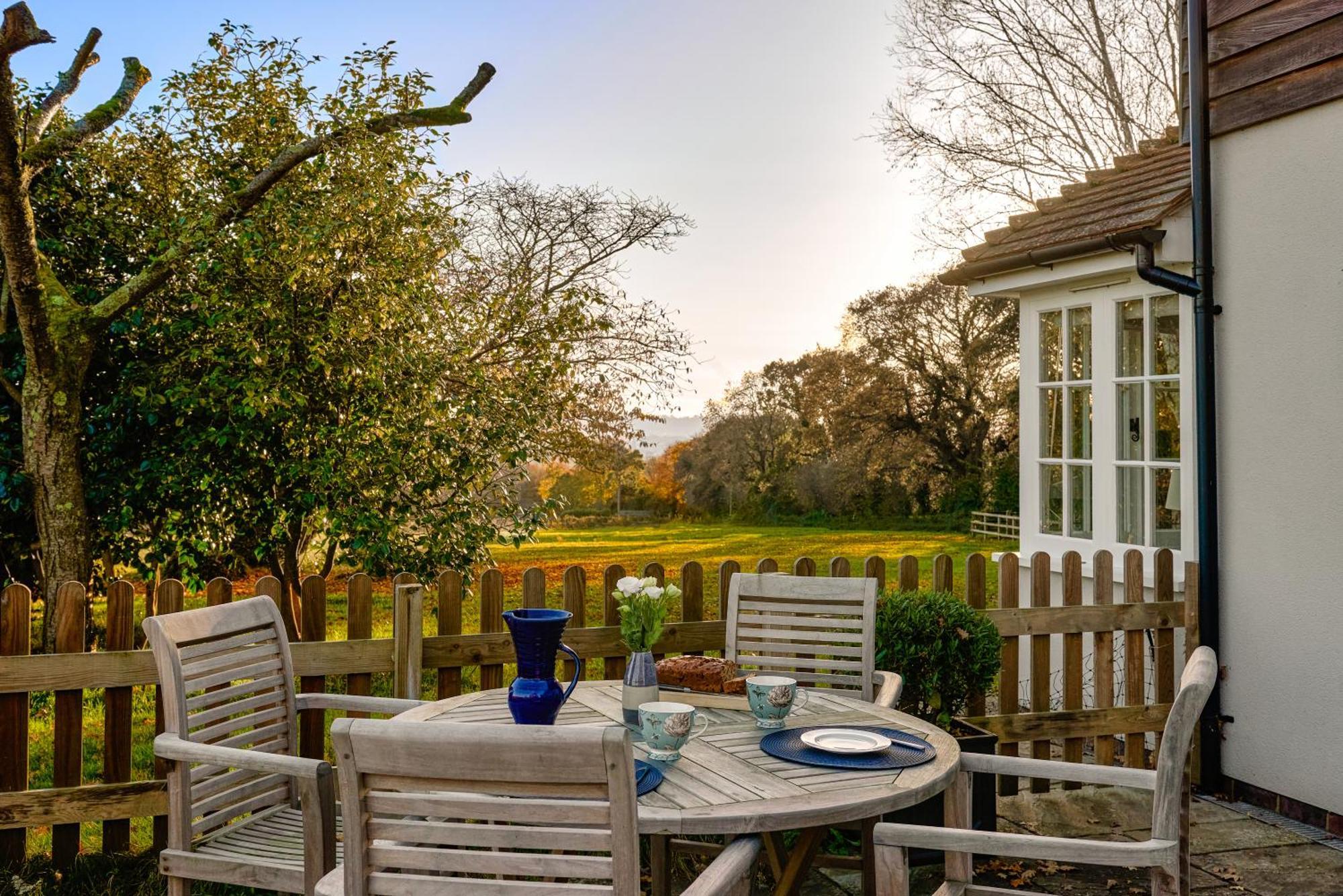 Garden Flat Near Goodwood With Stunning Views Appartement Petersfield Buitenkant foto