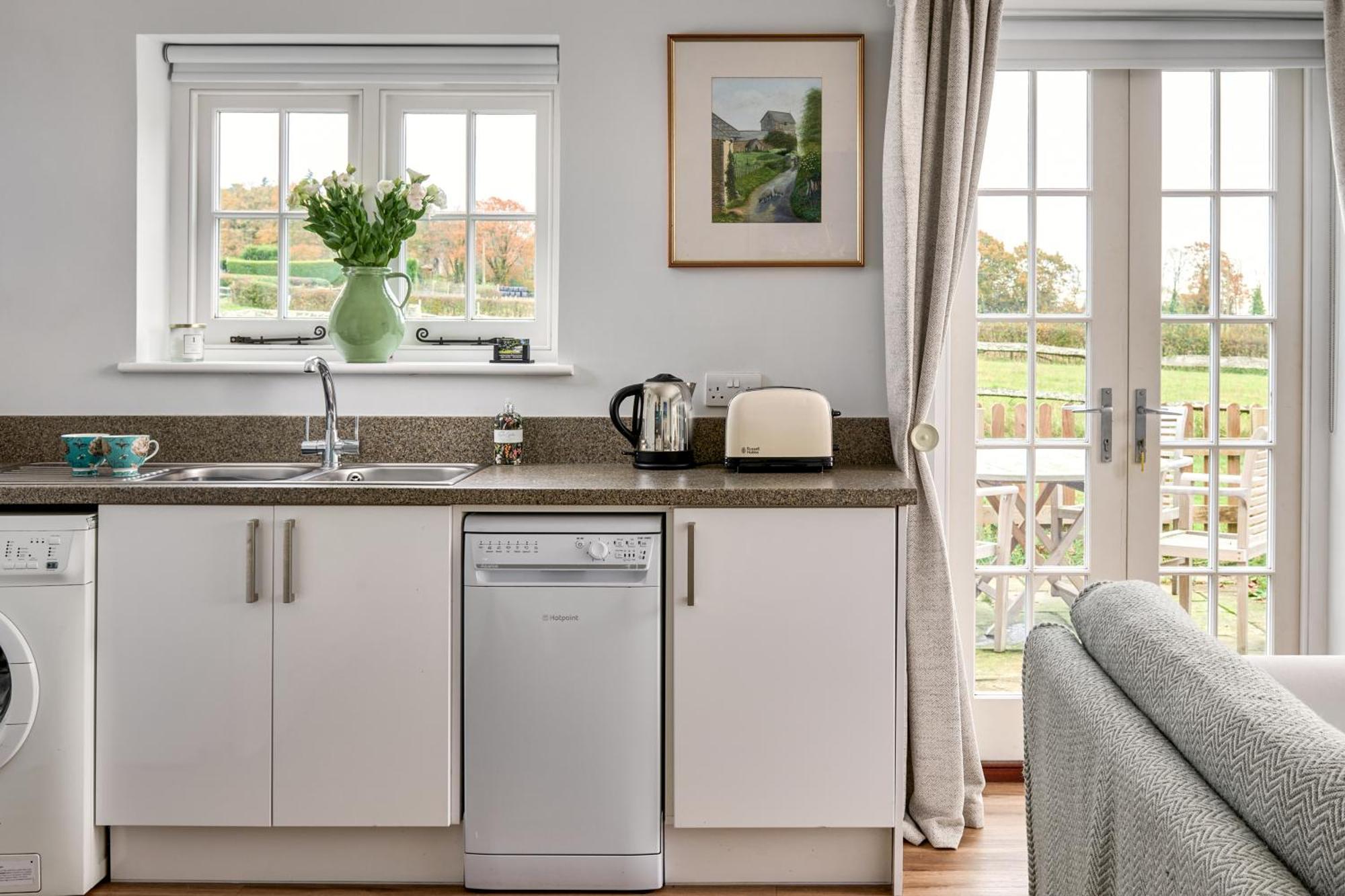 Garden Flat Near Goodwood With Stunning Views Appartement Petersfield Buitenkant foto